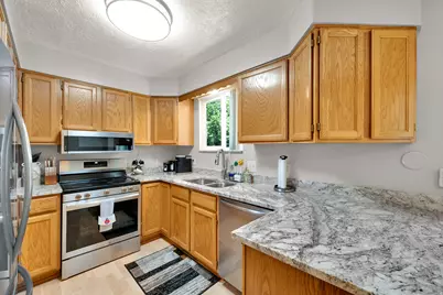 7283 S Pecan Cir, Cottonwood Heights, UT 84121 - Photo 7