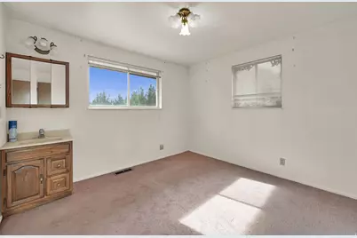 3046 S 400 W, Bountiful, UT 84010 - Photo 9