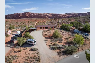1687 Highland Dr N, Moab, UT 84532 - Photo 3