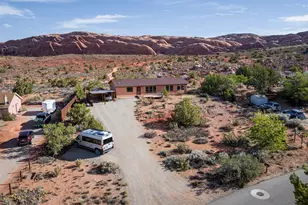 1687 Highland Dr N, Moab, UT 84532 - Photo 3