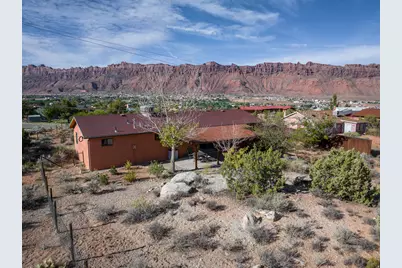 1687 Highland Dr N, Moab, UT 84532 - Photo 5
