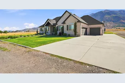 461 S 300 E, Mona, UT 84645 - Photo 3