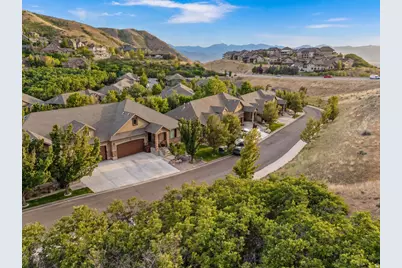 1370 E Meadow Valley Dr, Draper, UT 84020 - Photo 5