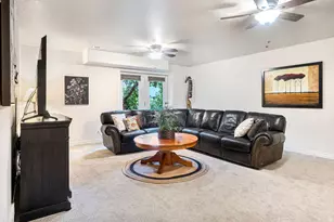 1370 E Meadow Valley Dr, Draper, UT 84020 - Photo 21