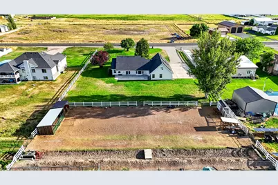 5646 W 4000 S, Hooper, UT 84315 - Photo 37