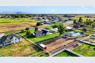 5646 W 4000 S, Hooper, UT 84315 - Photo 43