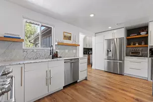 3069 E 7110 S, Cottonwood Heights, UT 84121 - Photo 5