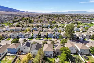 2139 E Summit Way N, Eagle Mountain, UT 84005 - Photo 35
