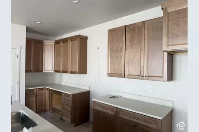 3675 S Clipper Hill Rd #305, West Jordan, UT 84081 - Photo 5
