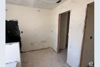 3675 S Clipper Hill Rd #305, West Jordan, UT 84081 - Photo 13