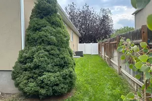 6728 W Oak Vista Dr, West Jordan, UT 84081 - Photo 11