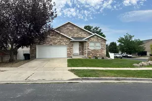 6728 W Oak Vista Dr, West Jordan, UT 84081 - Photo 1