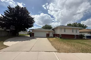 10802 S Jason Dr, Sandy, UT 84094 - Photo 1