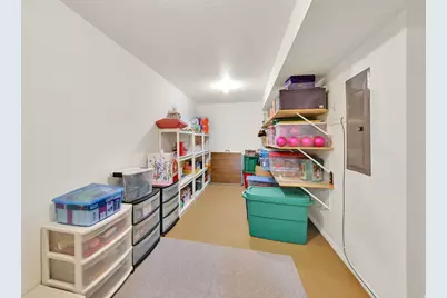 5584 S 250 E, Washington Terrace, UT 84405 - Photo 19