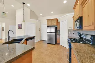 5584 S 250 E, Washington Terrace, UT 84405 - Photo 7