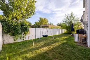 3237 W Meadow Leaf Ct, West Valley, UT 84119 - Photo 23
