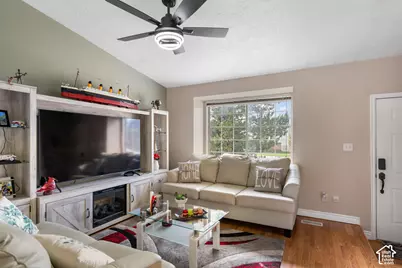 154 W 1980 S, Clearfield, UT 84015 - Photo 3