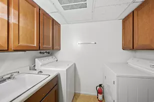 2708 S Highland Dr E, Salt Lake City, UT 84106 - Photo 13