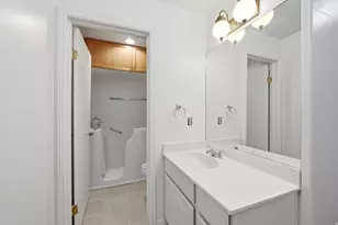 2708 S Highland Dr E, Salt Lake City, UT 84106 - Photo 17
