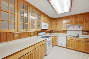 2708 S Highland Dr E, Salt Lake City, UT 84106 - Photo 9