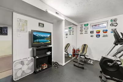 2261 S 1800 W, Syracuse, UT 84075 - Photo 23