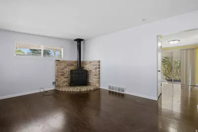 5042 S Leisure Ln, Taylorsville, UT 84129 - Photo 5