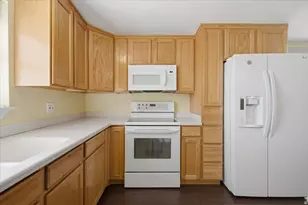 5042 S Leisure Ln, Taylorsville, UT 84129 - Photo 9