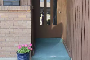 2755 N Edgewood Dr E, Provo, UT 84604 - Photo 3
