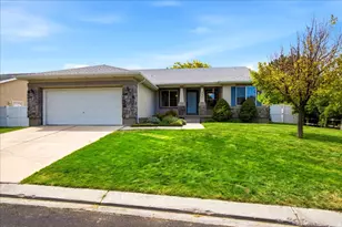 731 S Saratoga Dr E, Saratoga Springs, UT 84045 - Photo 1