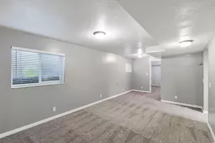 6859 S 2200 W, West Jordan, UT 84084 - Photo 17