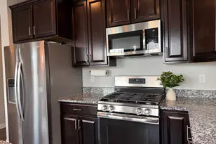 1563 West Maple Shade Ln W, Lindon, UT 84042 - Photo 9