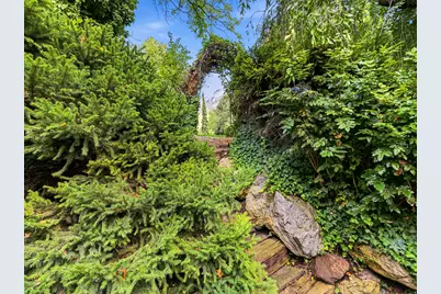 4671 S Wander Ln E, Holladay, UT 84117 - Photo 11