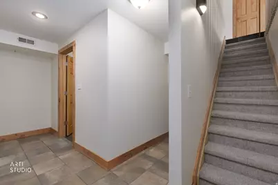 7660 S Avondale Dr E, Cottonwood Heights, UT 84121 - Photo 25