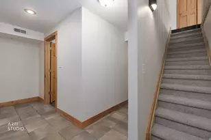 7660 S Avondale Dr E, Cottonwood Heights, UT 84121 - Photo 25