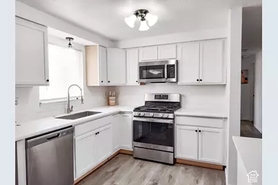 358 S Center St, Elsinore, UT 84724 - Photo 7