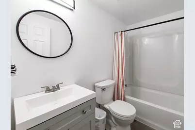 358 S Center St, Elsinore, UT 84724 - Photo 11