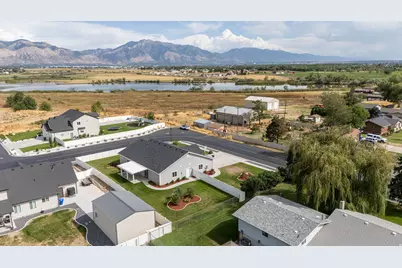 4126 W Pioneer Rd, Plain City, UT 84404 - Photo 5