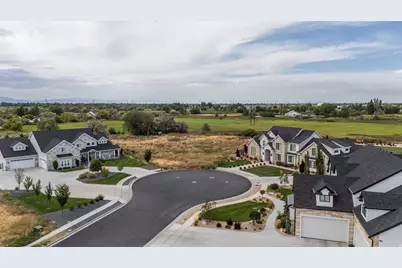 427 N 2400 W #15, Marriott-Slaterville City, UT 84404 - Photo 3
