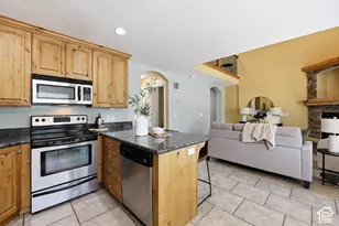7176 S Villa Pl Dr E, Midvale, UT 84047 - Photo 9