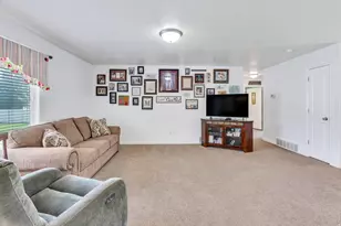 2302 W 1900 S, Syracuse, UT 84075 - Photo 9