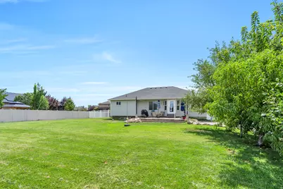 2302 W 1900 S, Syracuse, UT 84075 - Photo 35