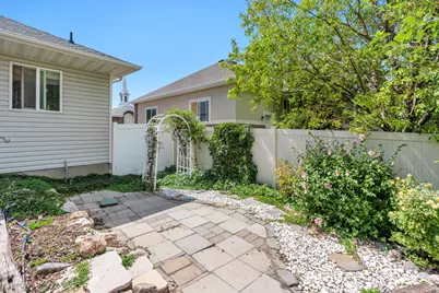 2302 W 1900 S, Syracuse, UT 84075 - Photo 33