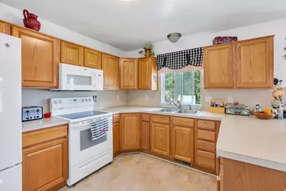 2302 W 1900 S, Syracuse, UT 84075 - Photo 13