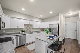 1423 S Mountain View Ct, Woods Cross, UT 84087 - Photo 5
