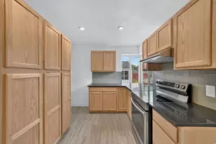 1039 W 800 N, Salt Lake City, UT 84116 - Photo 7