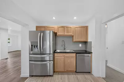 1039 W 800 N, Salt Lake City, UT 84116 - Photo 9