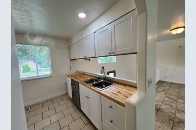 565 N Pamela Way W, Salt Lake City, UT 84116 - Photo 9