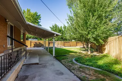 6284 S Jamestown Cir, Murray, UT 84121 - Photo 5
