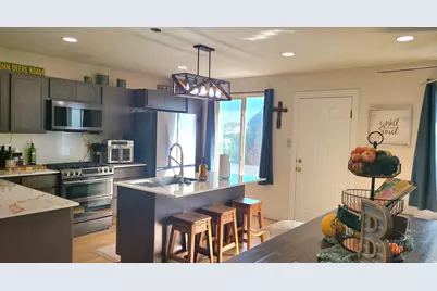 1053 S Killarney Dr, Syracuse, UT 84075 - Photo 3