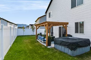 1428 W Creekside Dr, Logan, UT 84339 - Photo 9